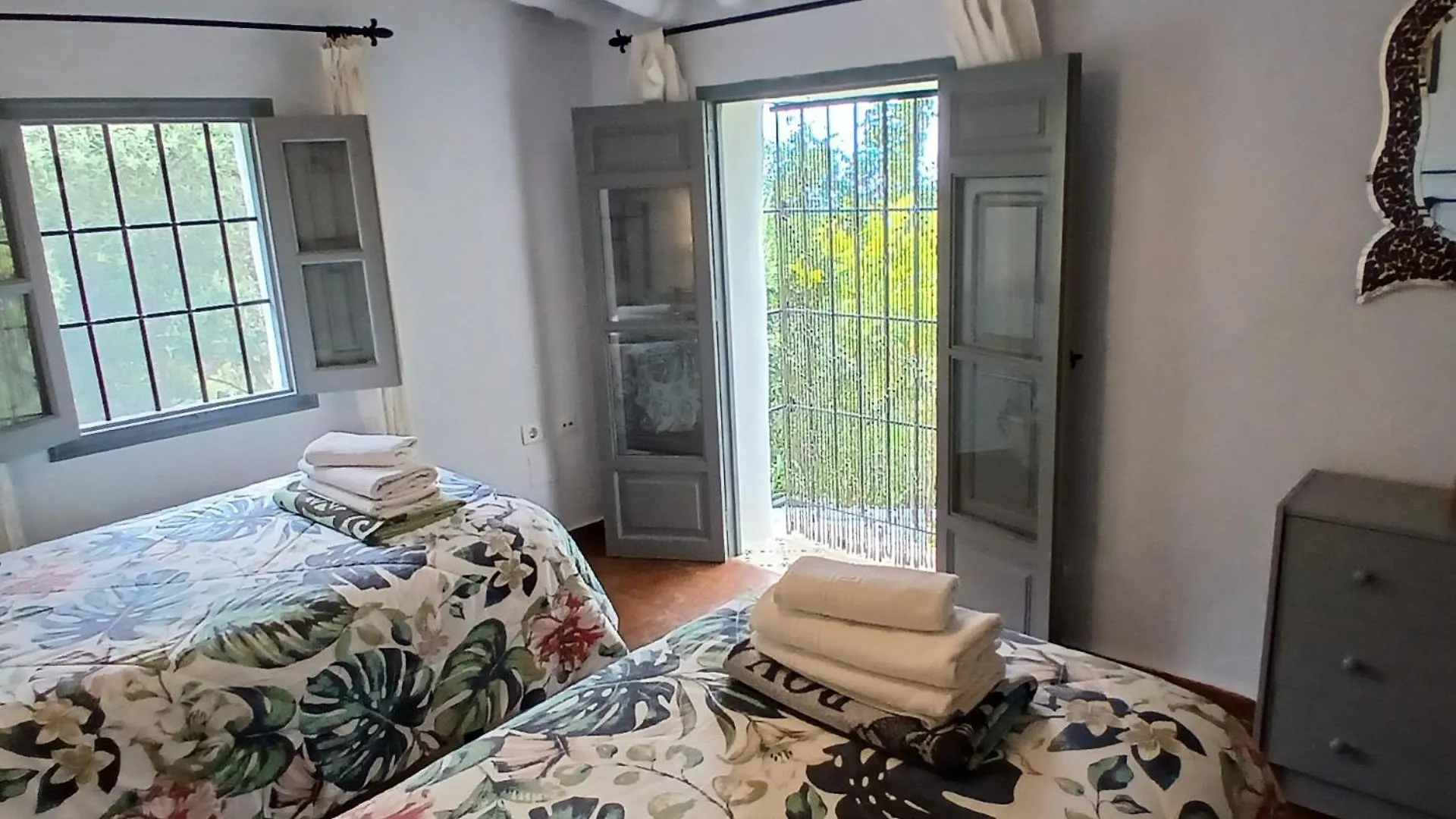 Cortijo Tipico Andaluz En La Sierra Cerca De Frigiliana De Nerja Y De Las Playas